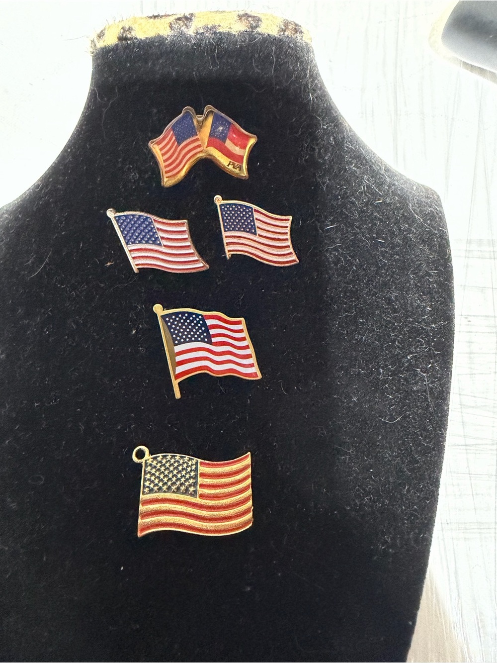 Vintage Phister Ent 1996 American Flag Pendant and Lapel Pin Lot 5 pc Patriotic